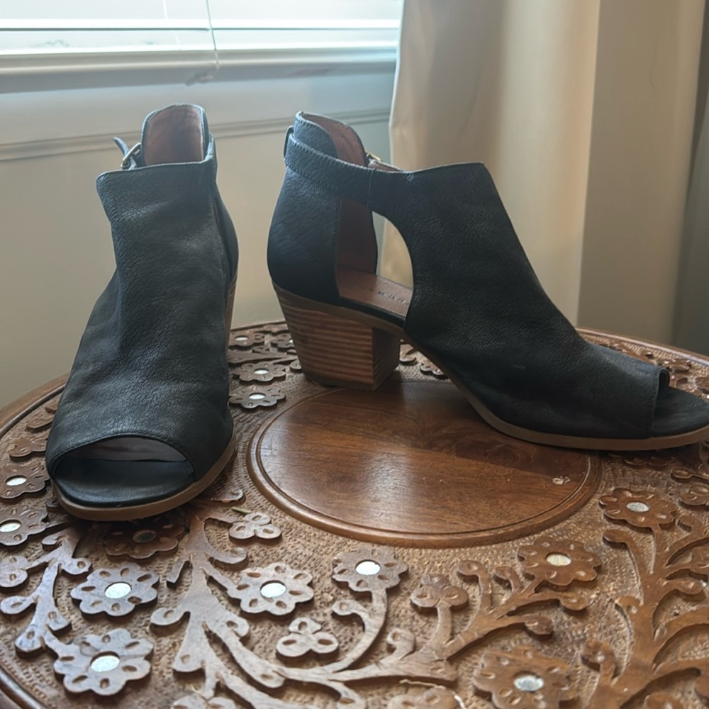 Lucky Brand bootie sandal size 10. Excellent condition